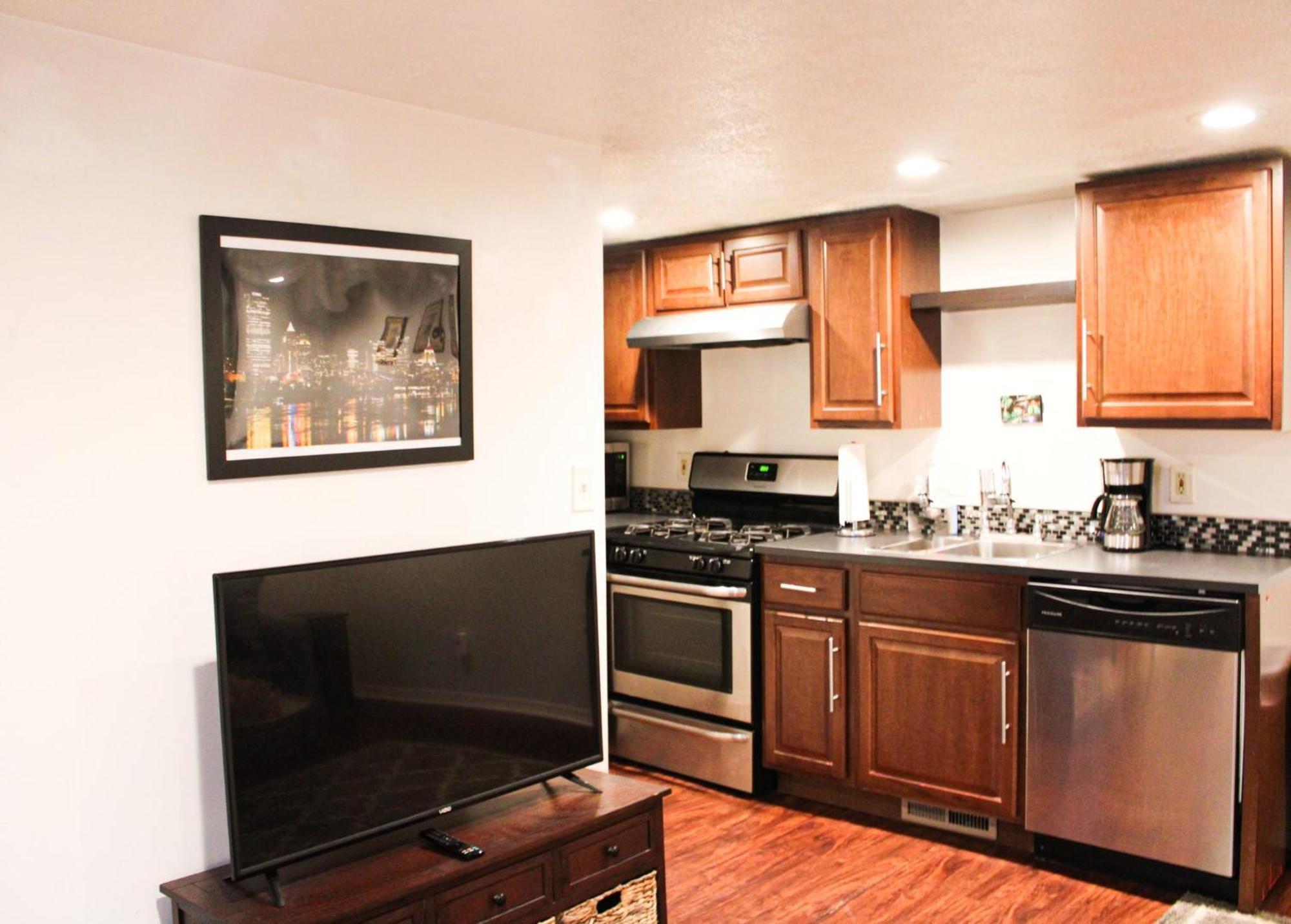 1 Bed Apt - Amazing Location 1 Block To Carson St Pittsburgh Exteriér fotografie
